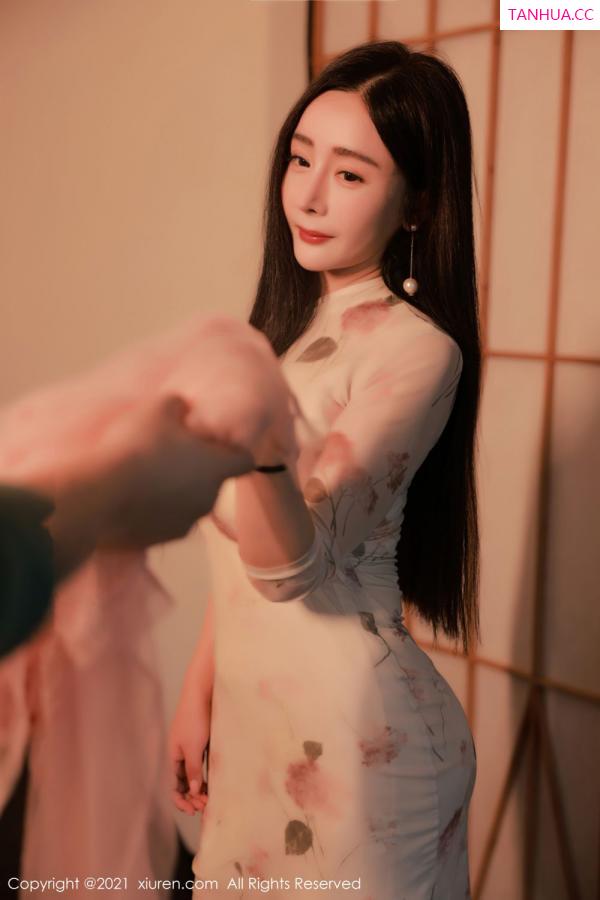 允薾  [XiuRen]高清写真图 2021.09.27 No.4002 允薾第14张图片